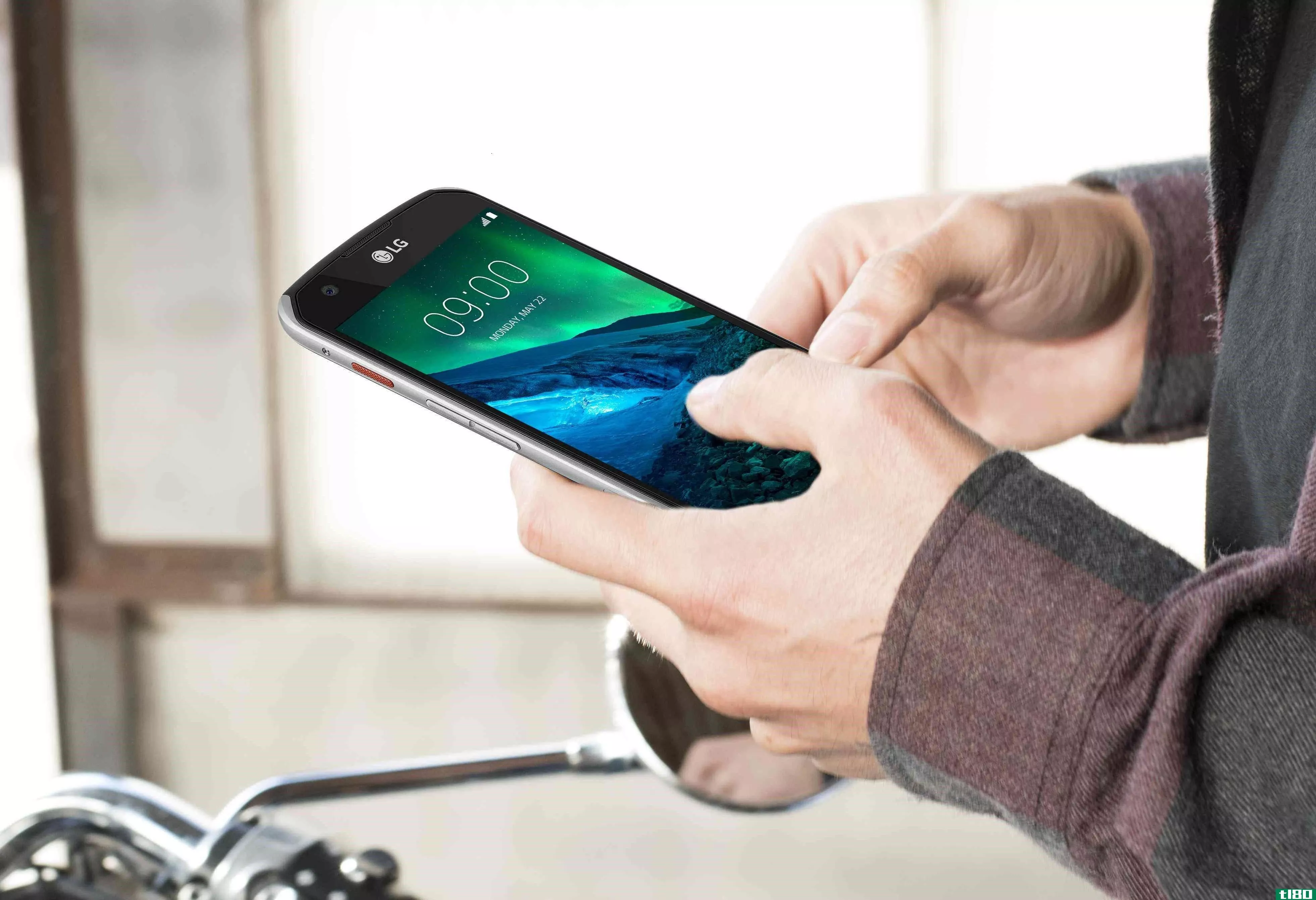lgx是一款坚固耐用的android手机，拥有大量电池