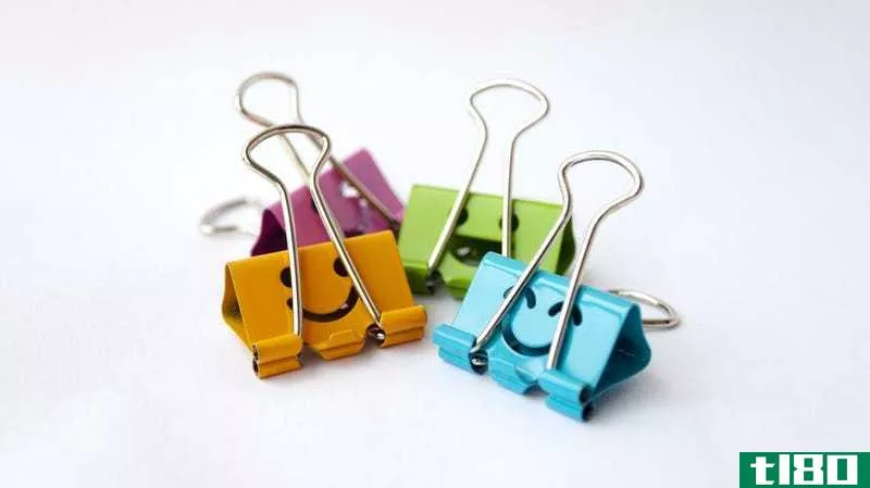 Illustration for article titled 14 Household Uses for Binder Clips