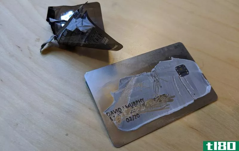 Illustration for article titled How to Destroy a Metal Credit Card at Home