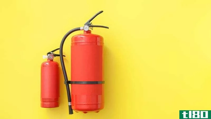 Illustration for article titled How to Know When It&#39;s Time to Buy a New Fire Extinguisher