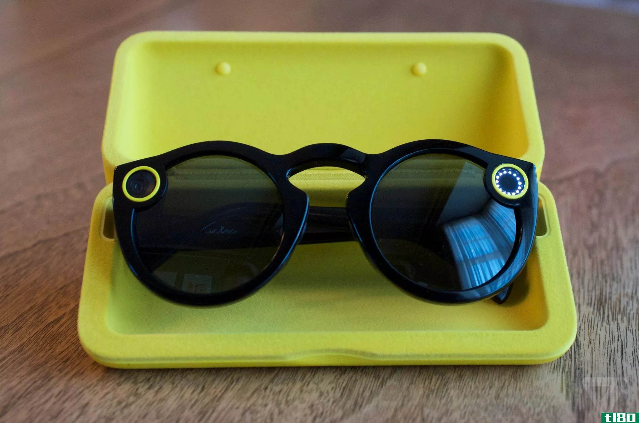 snapchat眼镜现已在欧洲上市