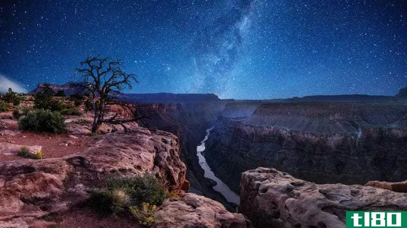 Illustration for article titled Virtually Stargaze at the Grand Canyon All Week