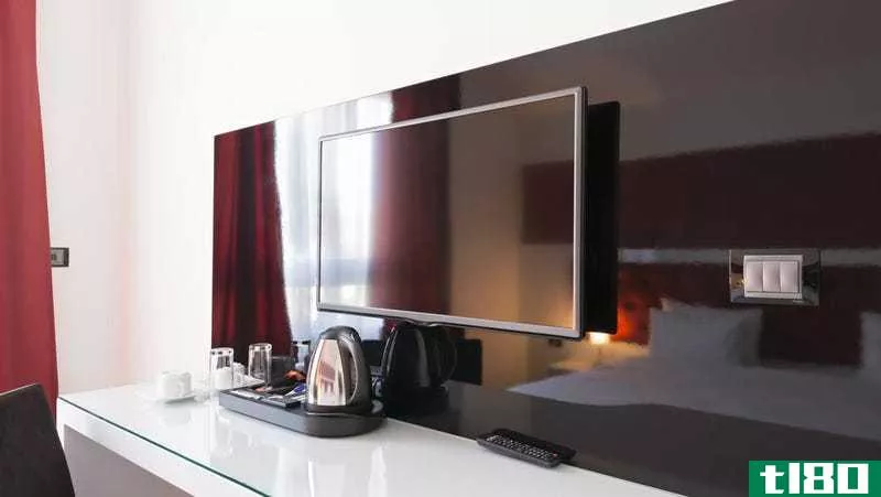 如何比你的酒店房间电视更聪明，使用它的hdmi接口做任何你想做的事