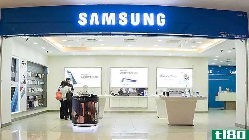 Illustration for article titled Samsung Is Offering Free In-Store Device Disinfection for Its Customers