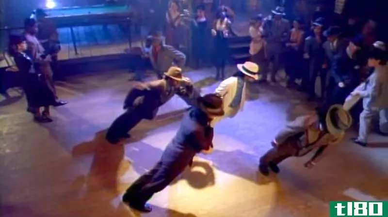 如何像迈克尔杰克逊那样跳舞：把鞋钉在地板上