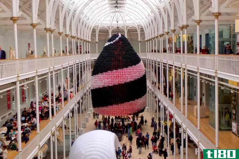 Balloon sculpture “Event Horizon” at the National Museum