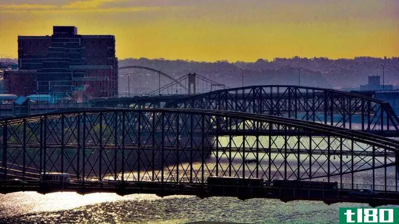 Obviously “Which city has the prettiest bridges?” was one of the key questi*** in narrowing down the list. Photo of Pitt**urgh by Mariano Mantel.