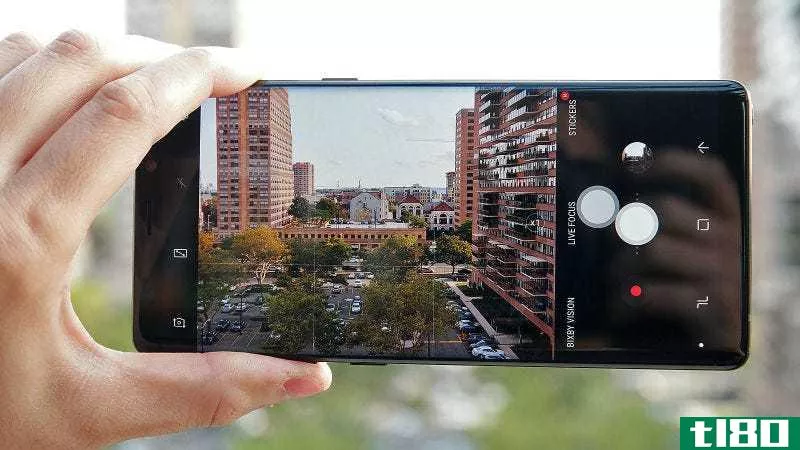 Zooming in with the Galaxy Note 8/Gizmodo