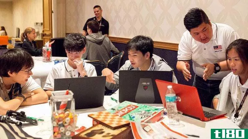 世界最佳青少年参加微软办公软件世界锦标赛