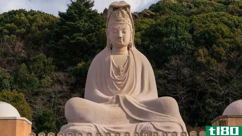 The Buddha at Ryozen Kannon, Kyoto, Japan. Photo by Patrick Allan.