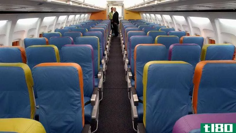 以下是您在各大航空公司获得的腿部空间和躺卧空间