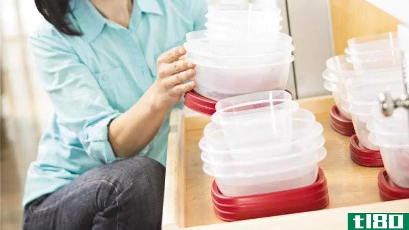 Rubbermaid Easy Find Lid Food Storage Set, 42 Piece, $9