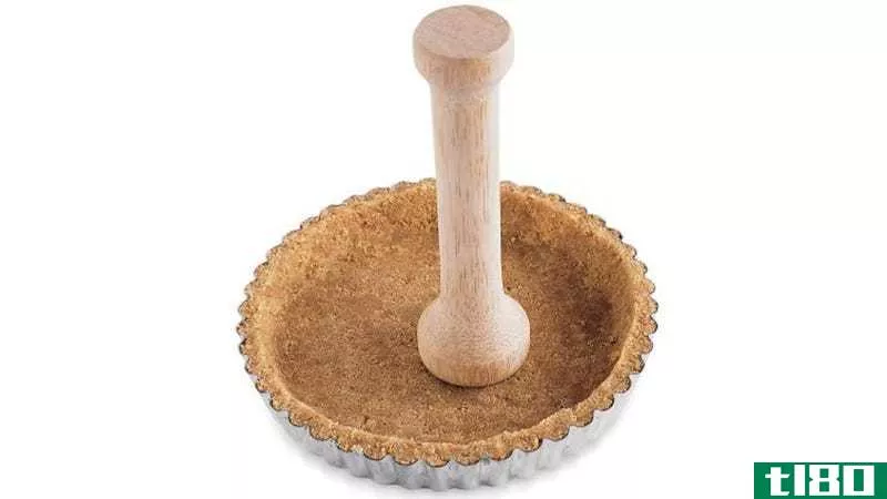 Illustration for article titled Use This Wooden Dough Tamper as a Cheap, Effective Cocktail Muddler