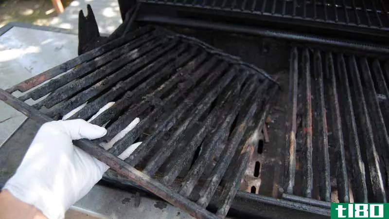 Illustration for article titled Winterize Your Grill to Protect it from Insects and Moisture