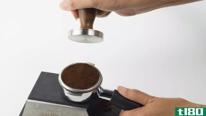 Illustration for article titled Use the Right Tamping Pressure for Perfect Espresso Shots