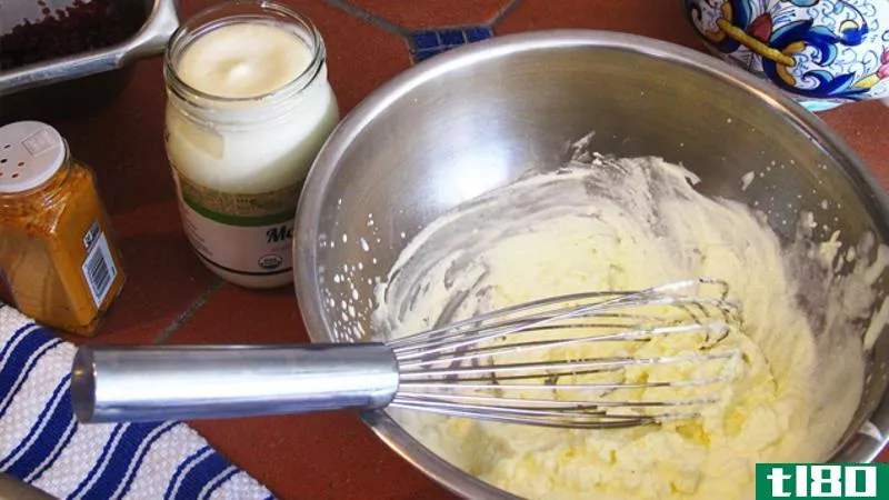 用蛋黄酱做一个更快更简单的比尔奈酱