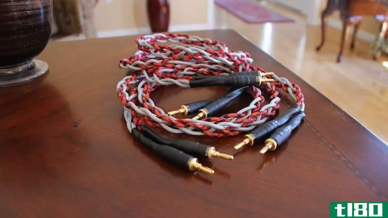Illustration for article titled Make Your Own High-End Looking Speaker Cables On the Cheap