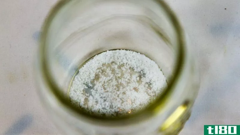 Illustration for article titled De-Stink Mason Jars with Salt