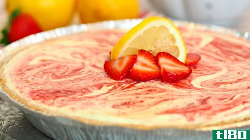 Illustration for article titled Make Strawberry Lemonade Pie in the Freezer Overnight