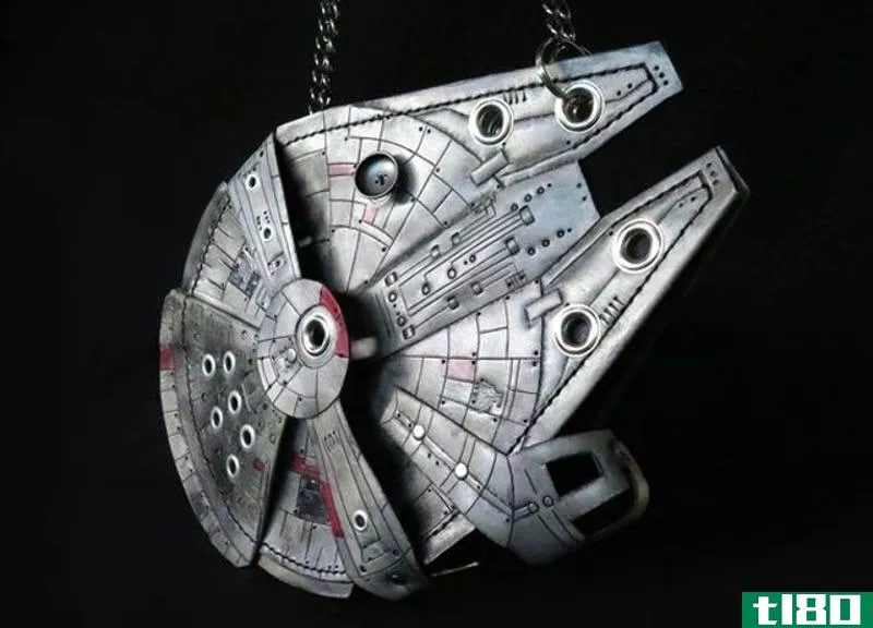 Illustration for article titled This Glowing Millennium Falcon Purse Is the DIY Project You Were Looking For