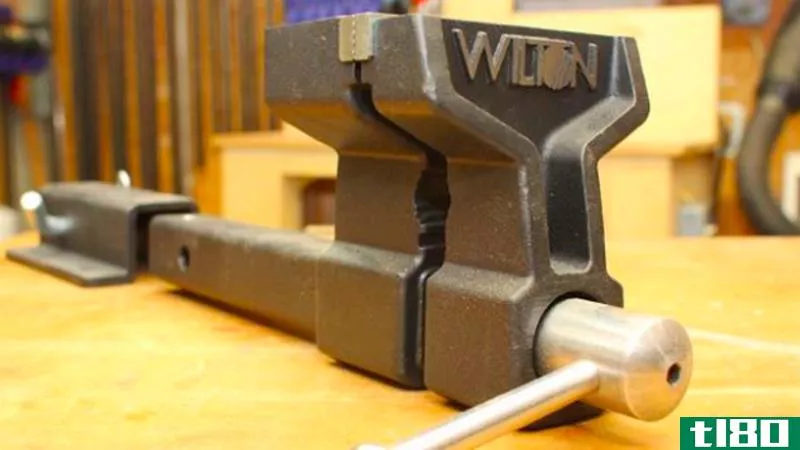 Illustration for article titled This Portable Bench Vise Brings the Workshop with You