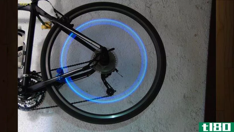 这款diy自行车安全灯不需要电池，由您提供动力