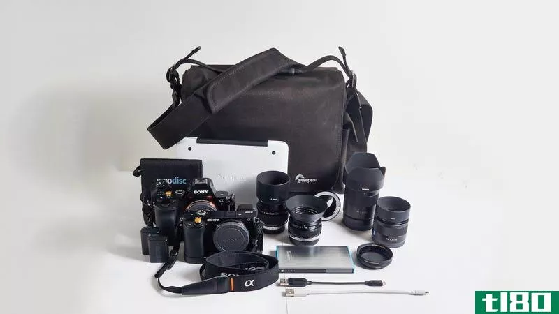 Illustration for article titled The Urban Photographer&#39;s Daily Bag