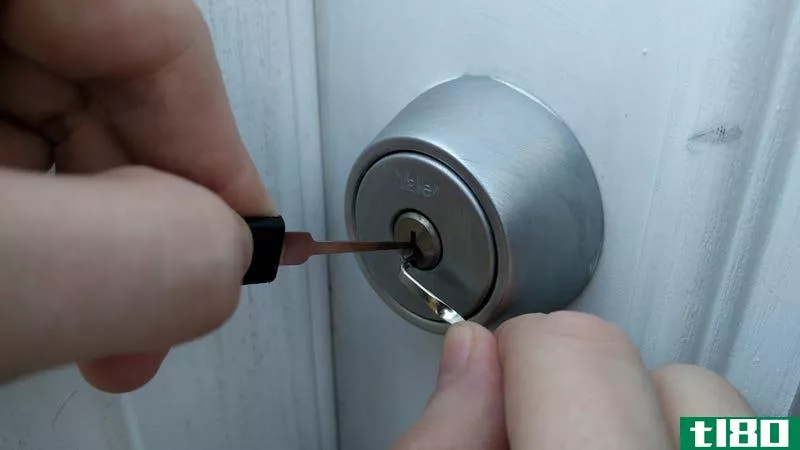 Illustration for article titled Learning to Pick Locks Taught Me How Crappy Door Locks Really Are