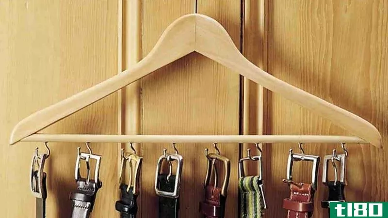 Illustration for article titled Create a Closet-Friendly Belt Rack Out of a Wooden Hanger