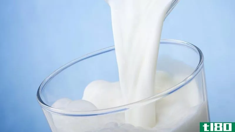 为什么全脂牛奶没有你小时候听说的那么糟糕