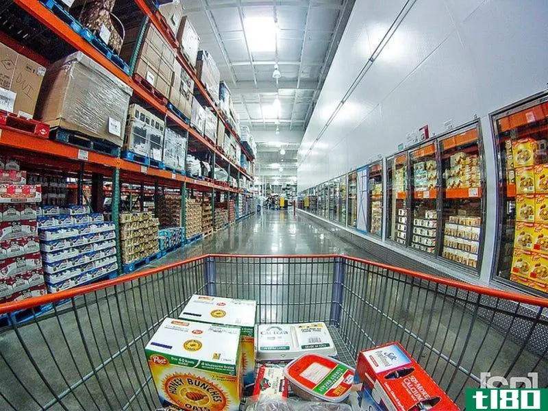 Illustration for article titled Top 10 Ways to Save More Money at Costco and Other Warehouse Clubs