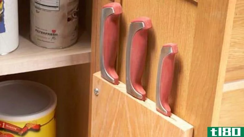 Illustration for article titled This DIY Cabinet Door Knife Block Keeps Your Blades at the Ready