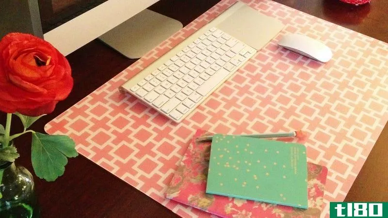 Illustration for article titled Roll Your Own Custom Mousepad With a Desk Pad and Wrapping Paper