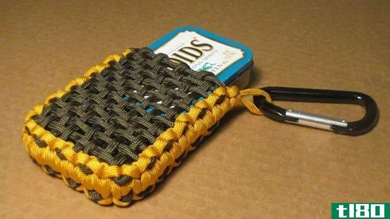 Illustration for article titled Make a Paracord Pouch for your Survival Tin