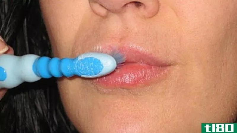 Illustration for article titled Exfoliate Your Lips with a Toothbrush