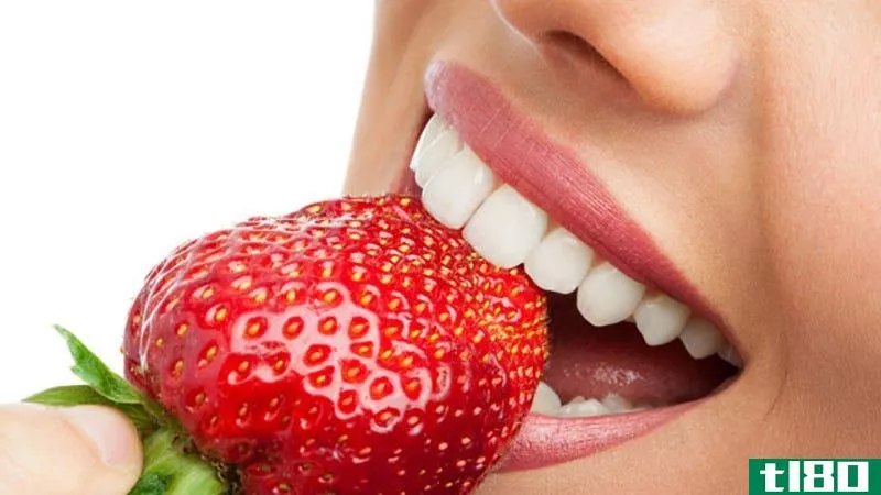 Illustration for article titled Whiten Teeth Naturally by Eating More Strawberries