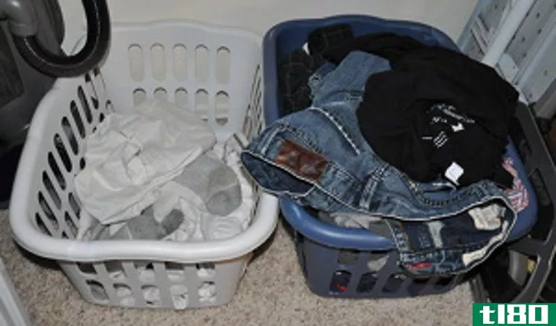 Illustration for article titled Top 10 Ways to Breeze Through Laundry Like a Boss