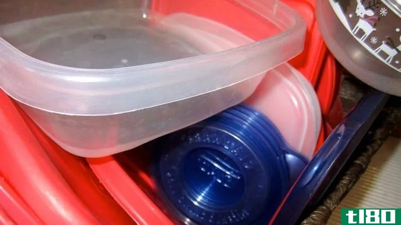Illustration for article titled When to Throw Out Microwaveable Plastic Containers