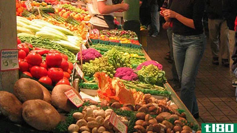选择水果和蔬菜，持续数月，以停止浪费食物和金钱