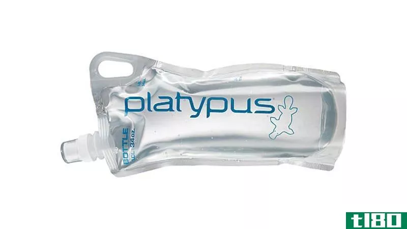 Illustration for article titled The Platypus PlusBottle Collapses to Save Space, Is the Perfect Travel Water Bottle