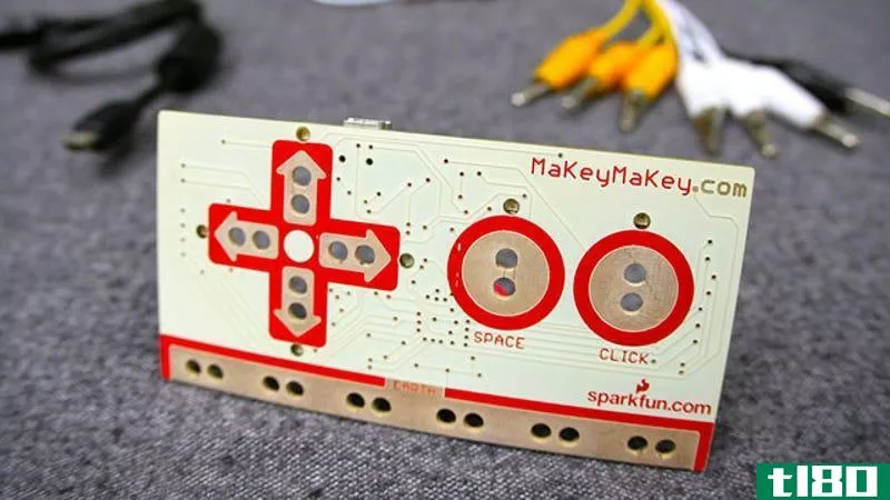 Illustration for article titled MaKey MaKey Turns Everyday Objects Into Customizable Electronics