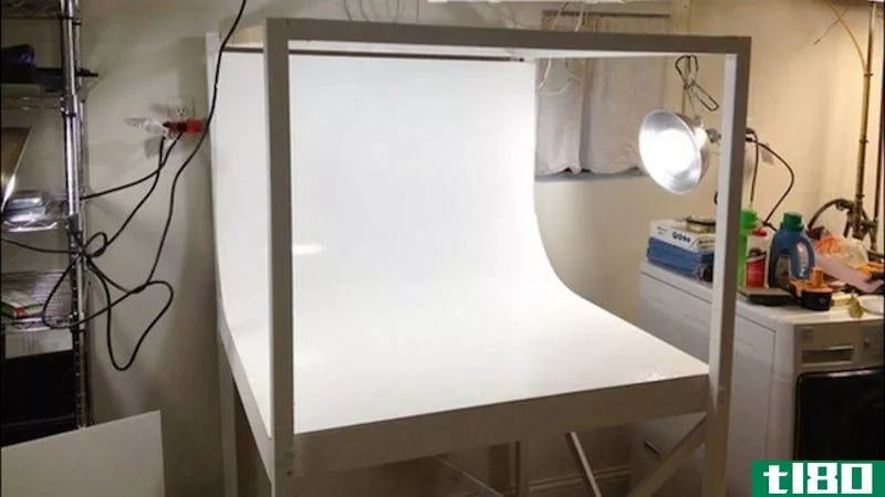Illustration for article titled This DIY Mini Photo Studio Is Perfect for Amateur and Pro Photographers