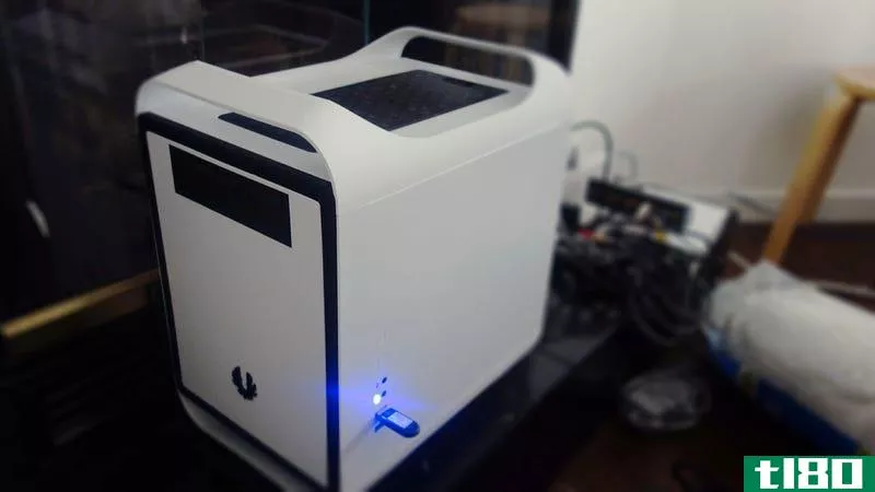 bitfenix prodigy mini-itx电脑机箱是设计、功能和尺寸之间的完美折衷