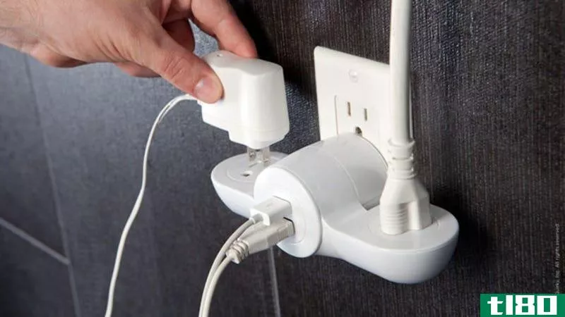 Illustration for article titled Pivot Power Mini Provides USB Ports and Additional Outlets With Convenient Spacing So Everything Fits