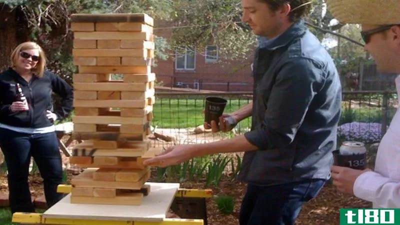 Illustration for article titled DIY Giant Jenga is a Great Outdoor Game