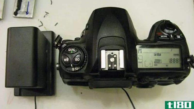 Illustration for article titled Make Your DSLR Camera Run Four Times Longer with a DIY External Battery System