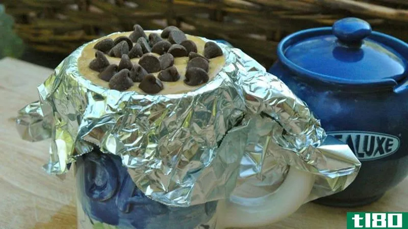 Illustration for article titled Make Your Own Chocolate Peanut Butter Cups with Tin Foil and a Mug