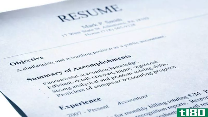 Illustration for article titled Leave Your Old Job Description Off Your Resumé; List Your Accomplishments Instead