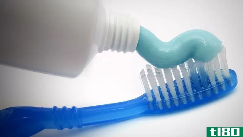 选择简单的牙膏，满足敏感牙齿，省钱