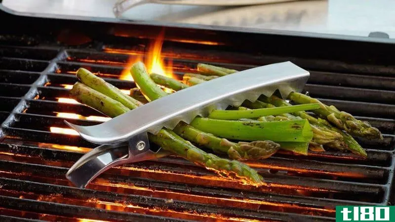 Illustration for article titled Grill Clips Take the Pain Out of Grilling Veggies